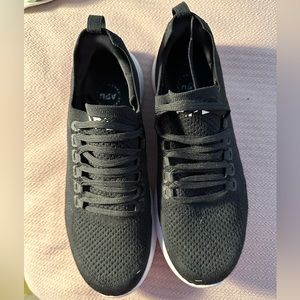 EUC APL Women's TechLoom Breeze Black / Black / White